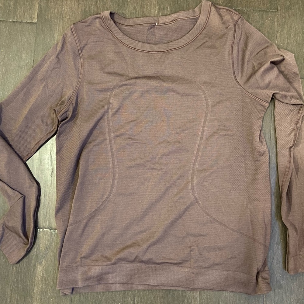 Lululemon Swiftly Tech Long Sleeve Relaxed Fit